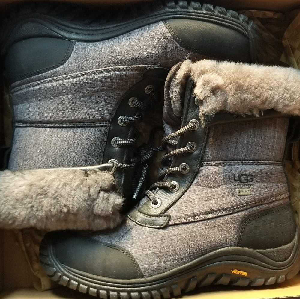 UGG W Adirondack Boot II